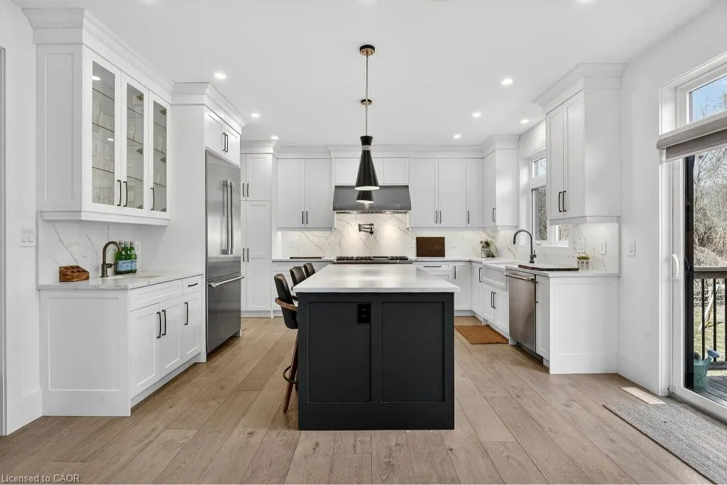 1095 Mineral Springs Road