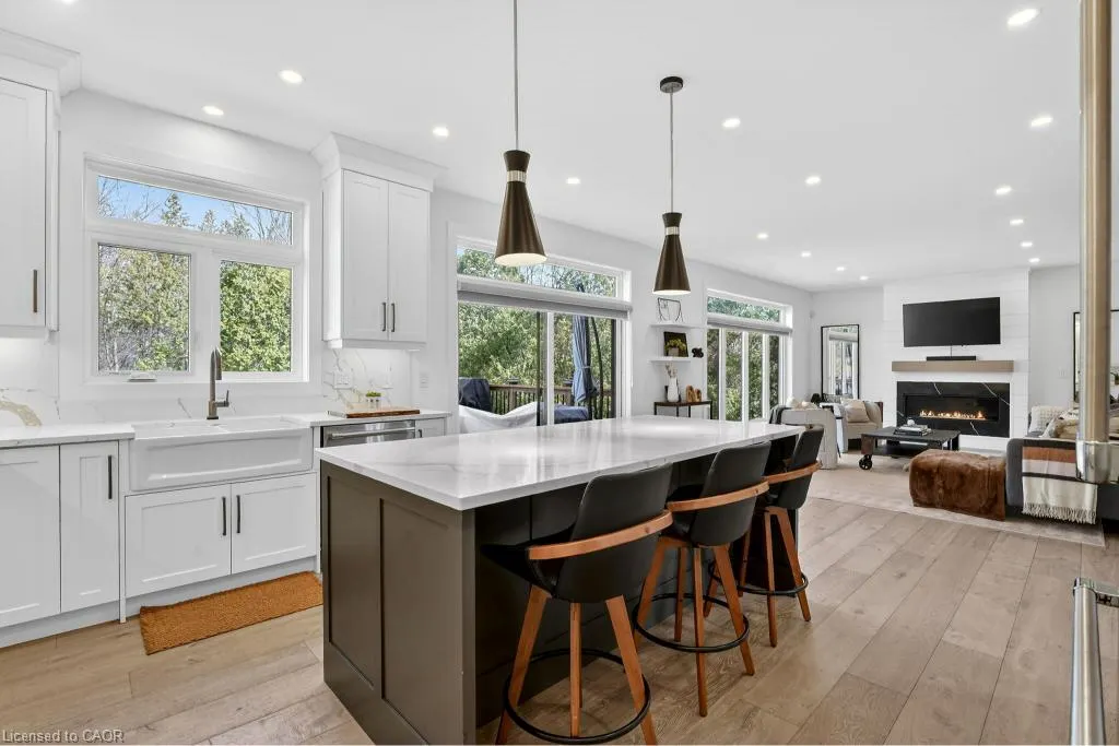 1095 Mineral Springs Road