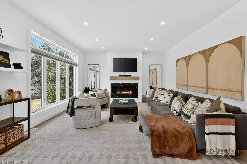 1095 Mineral Springs Road