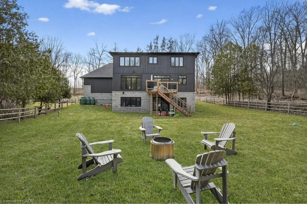 1095 Mineral Springs Road