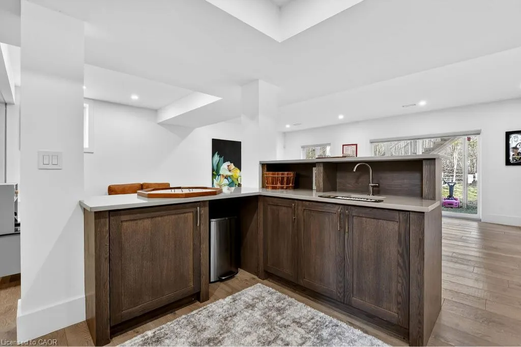 1095 Mineral Springs Road