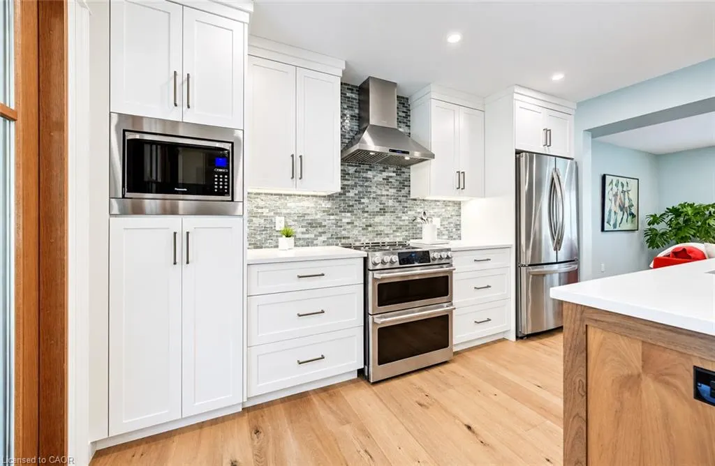 656 Westmount Road W