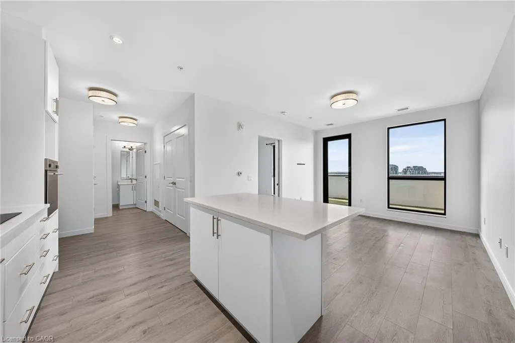 181 King Street S #1607