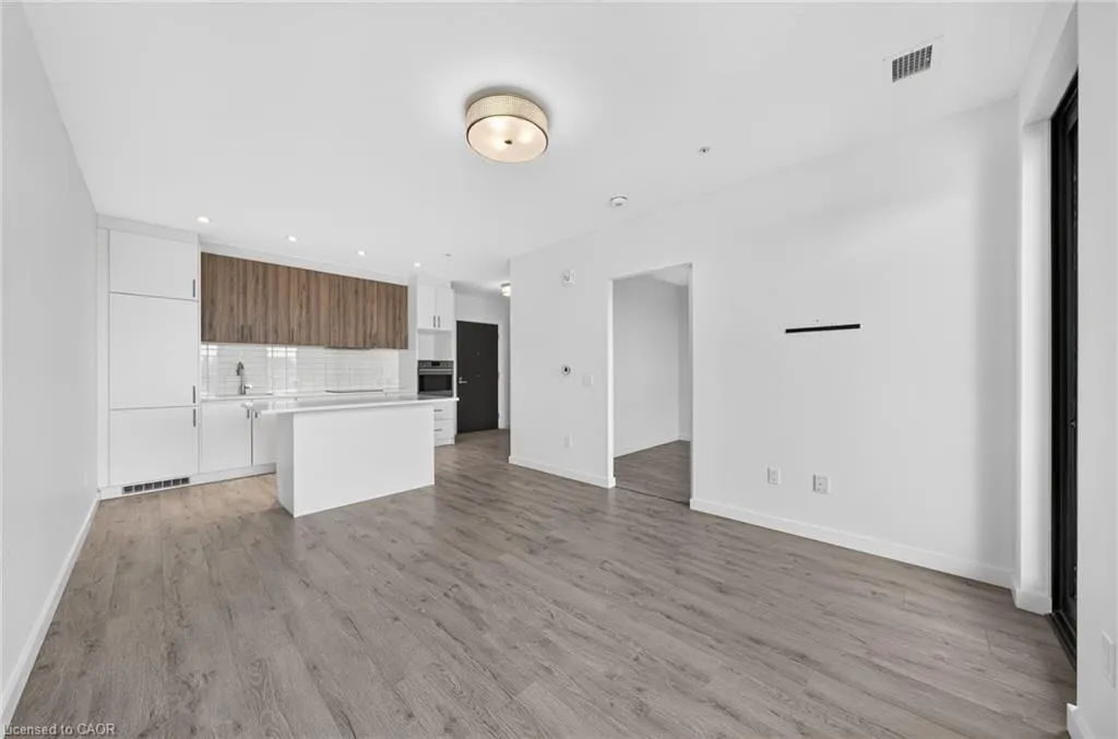 181 King Street S #1607