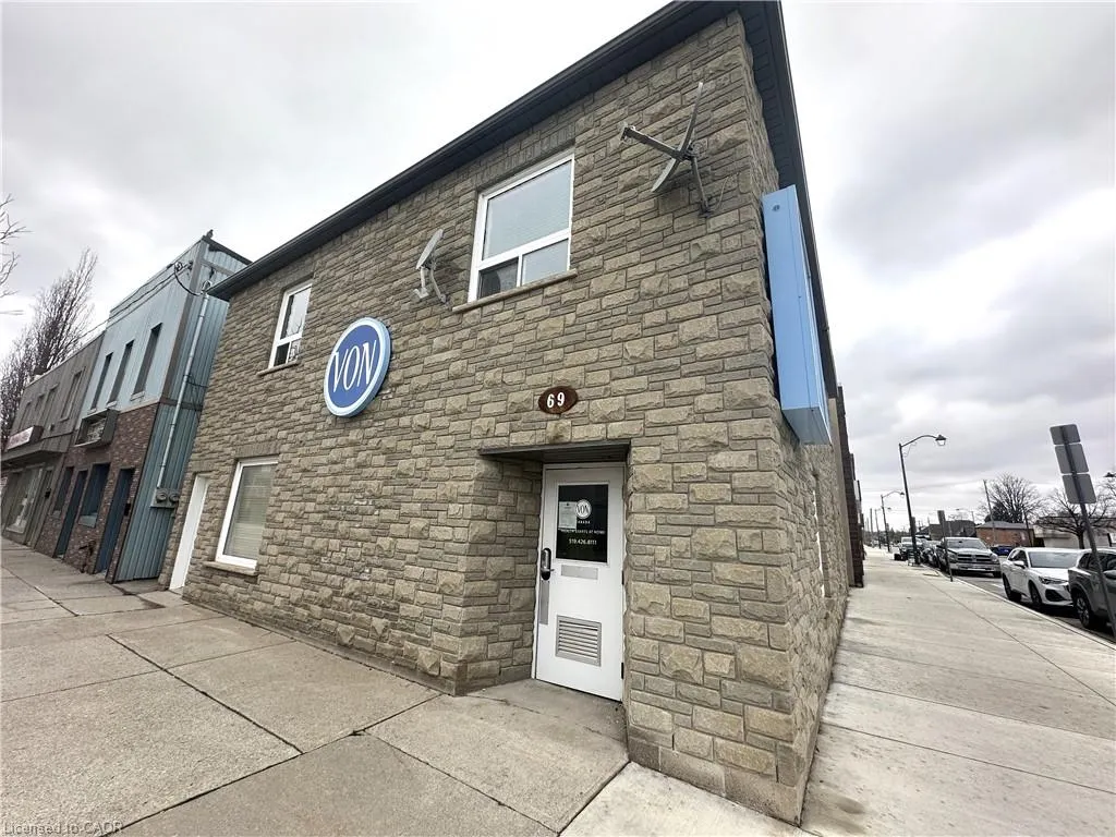 69 Robinson Street
