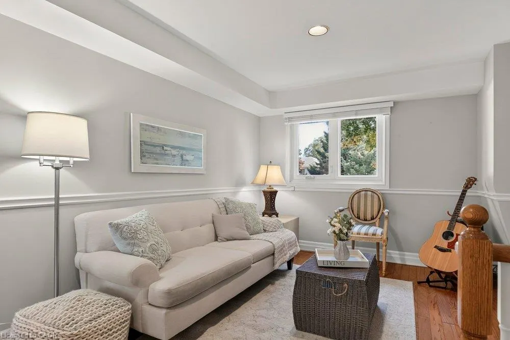 418 Fairlawn Crescent