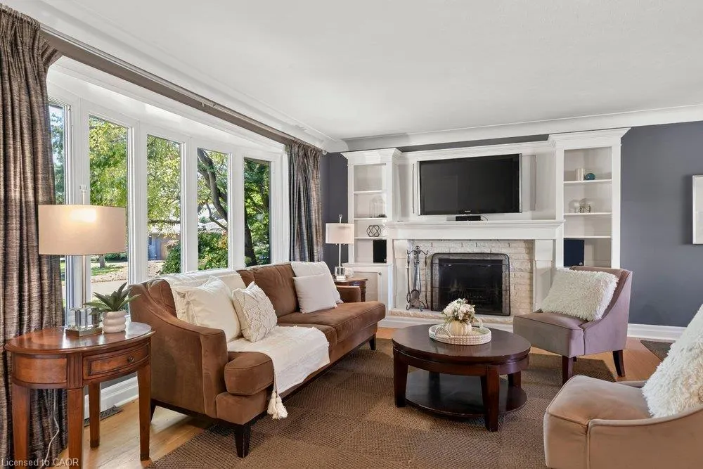 418 Fairlawn Crescent