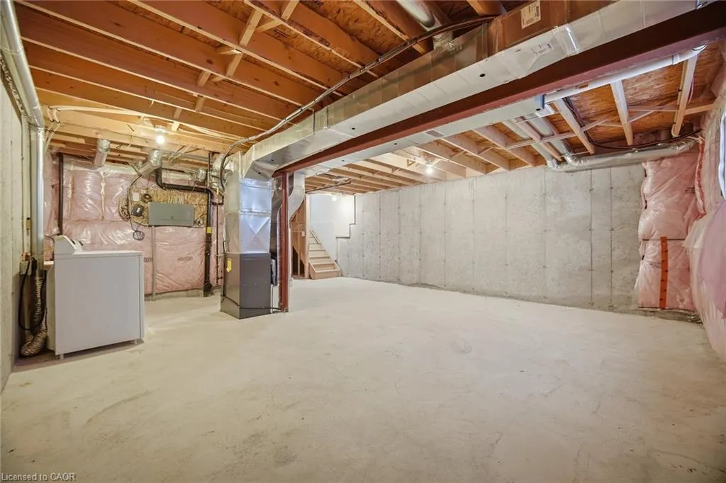 98 Bloom Crescent