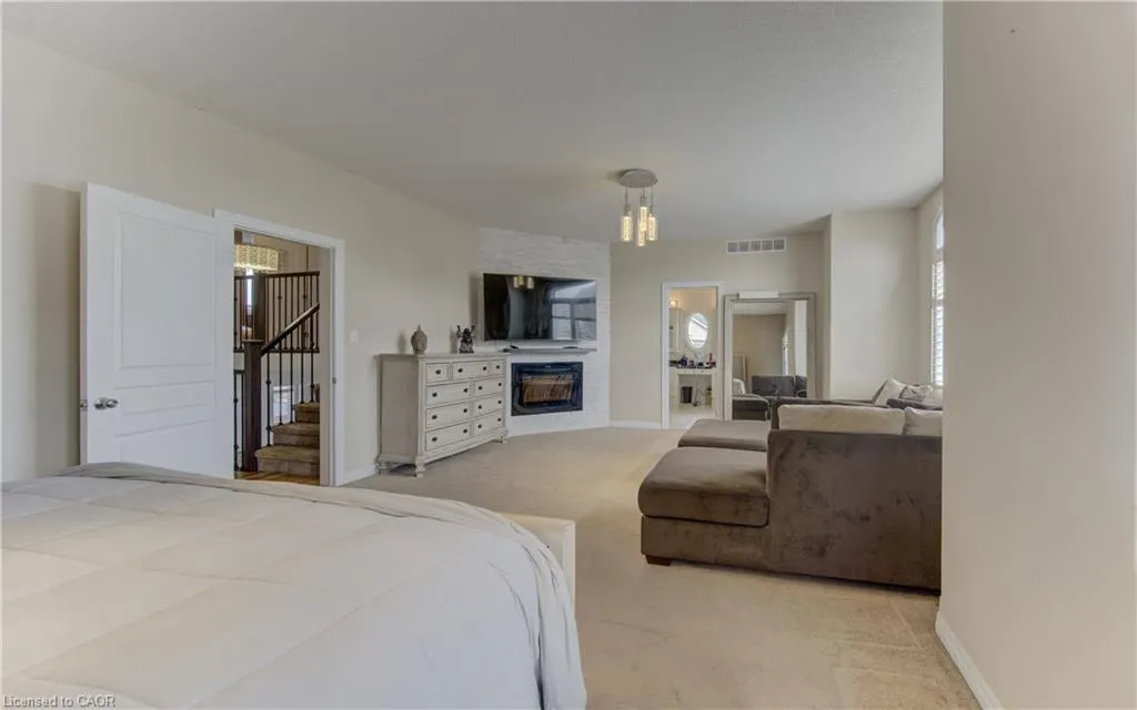 167 Westcliff Way