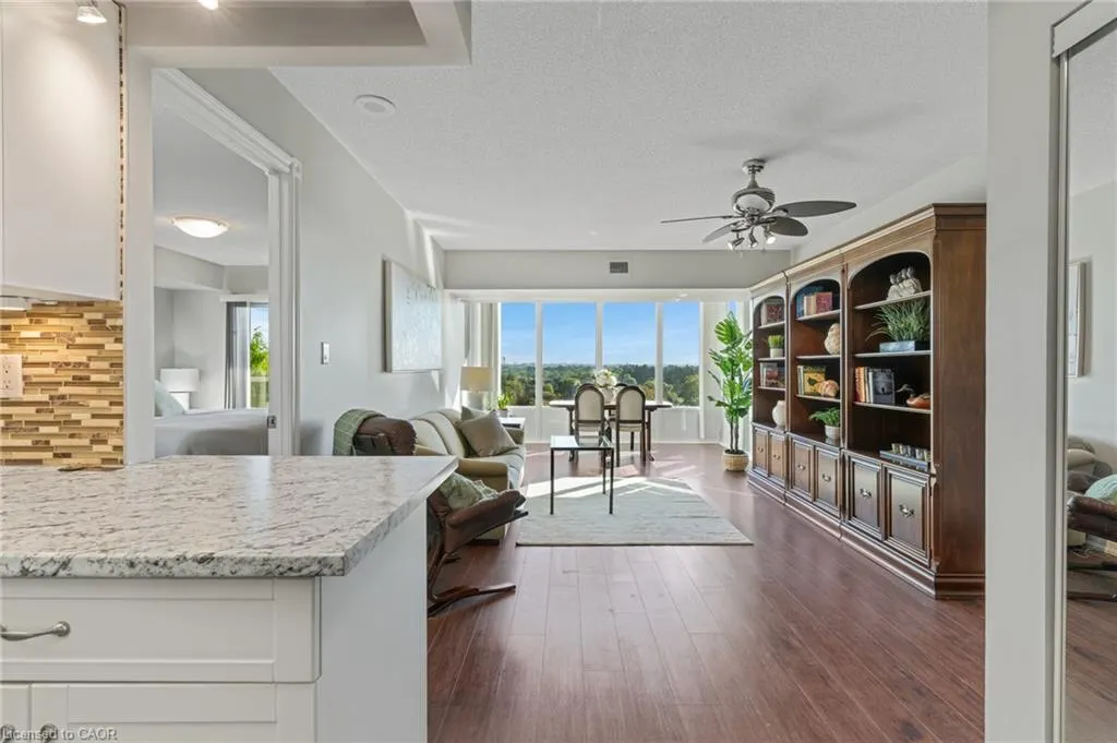 237 King Street W #402