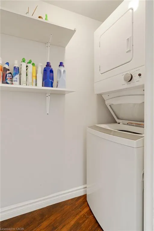 237 King Street W #402