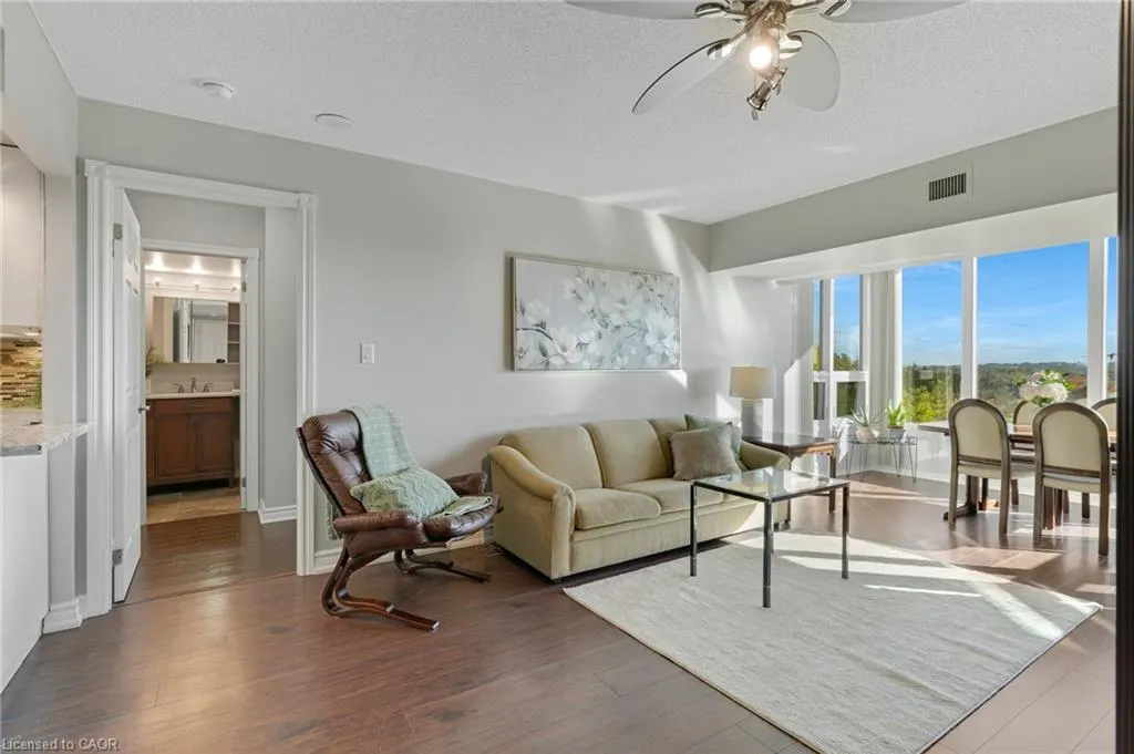 237 King Street W #402