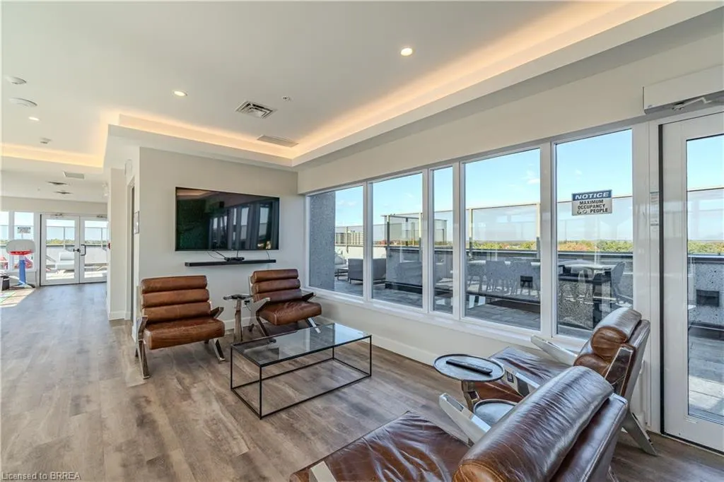 34 Norman Street #404