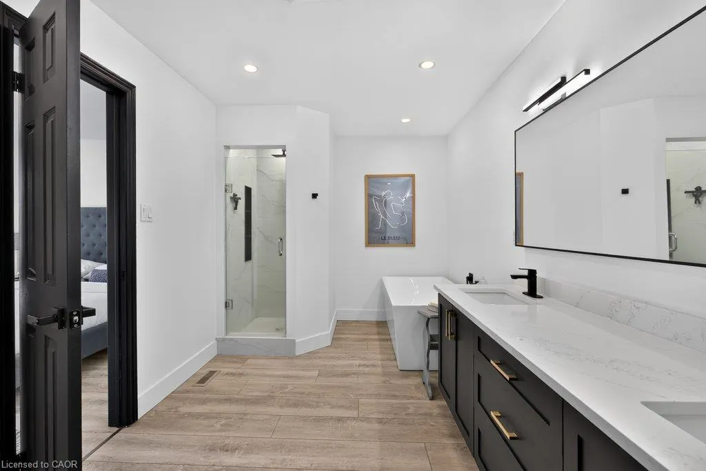 6 Harbour Drive