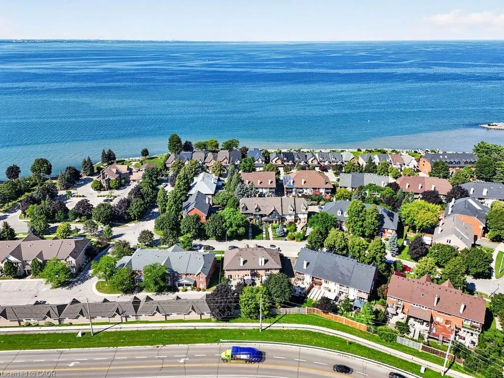 6 Harbour Drive
