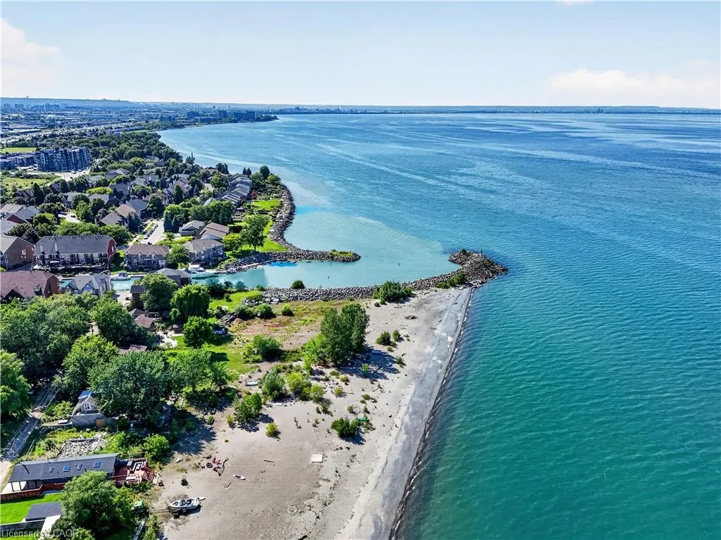 6 Harbour Drive