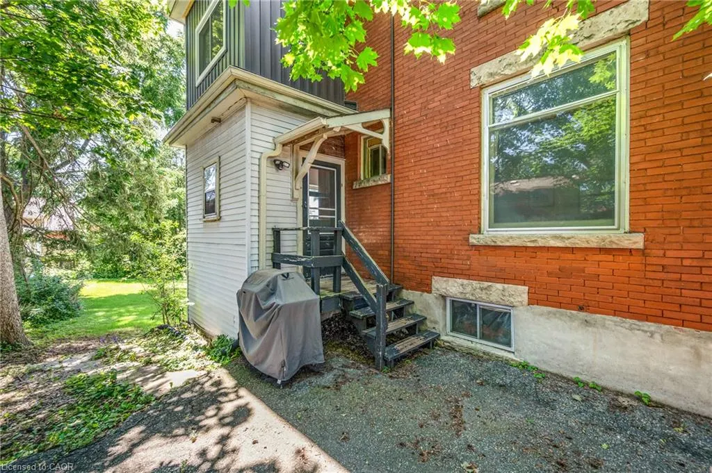 458 Woolwich Street