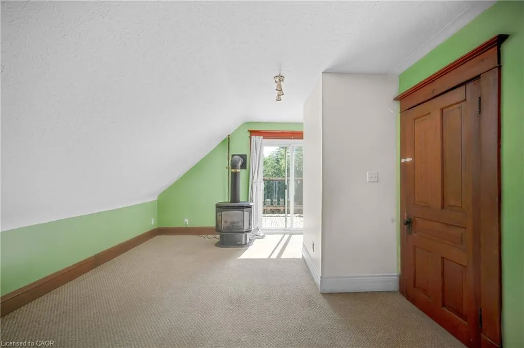 458 Woolwich Street