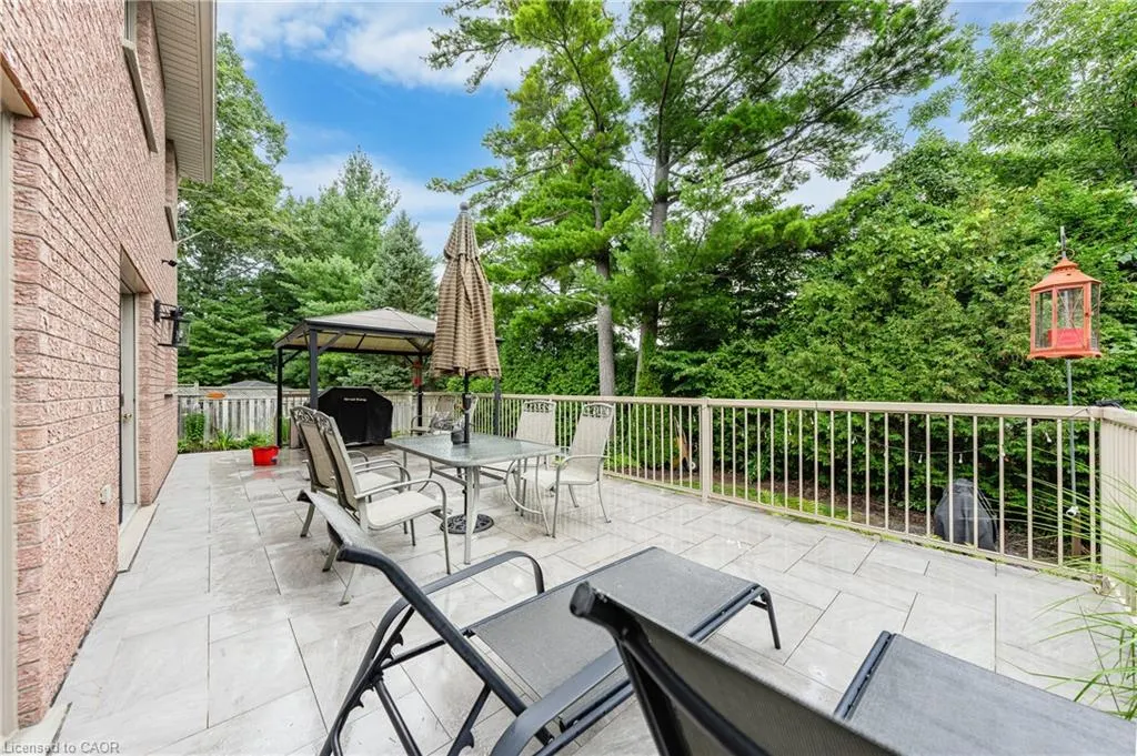 52 Archwood Crescent