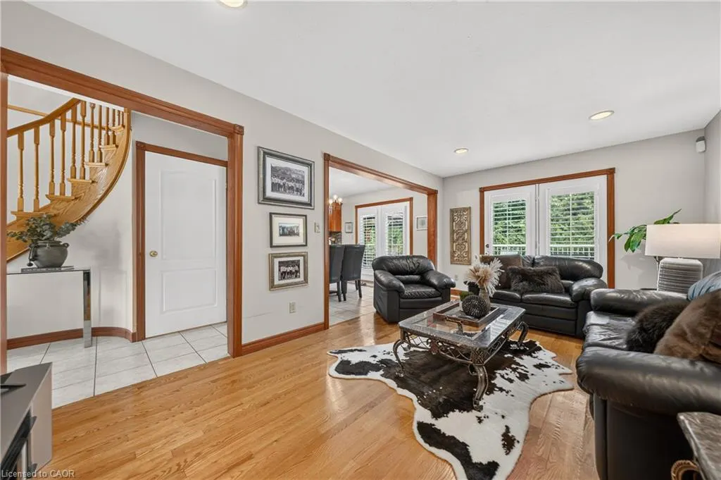 52 Archwood Crescent