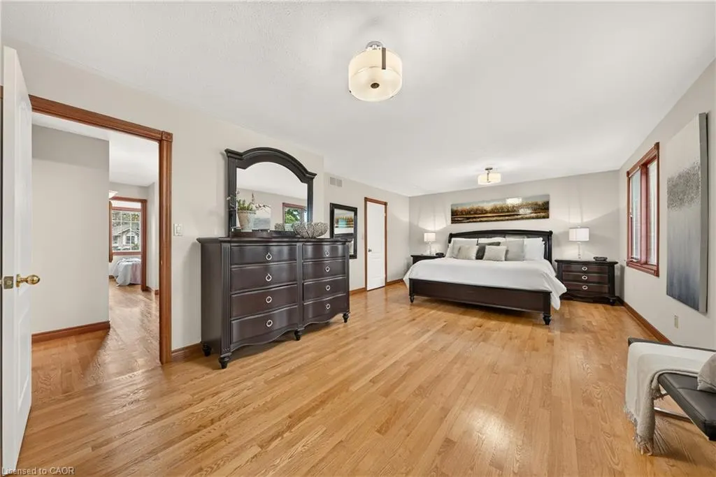 52 Archwood Crescent