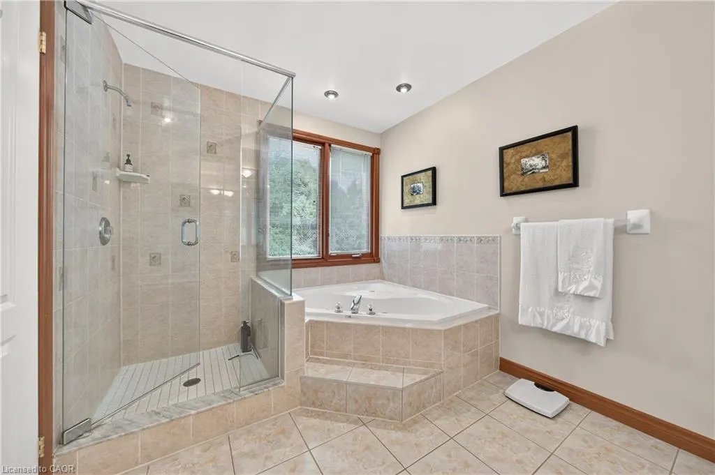 52 Archwood Crescent