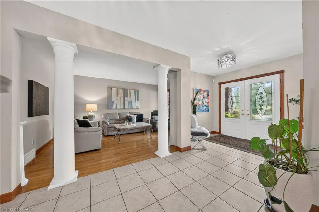 52 Archwood Crescent