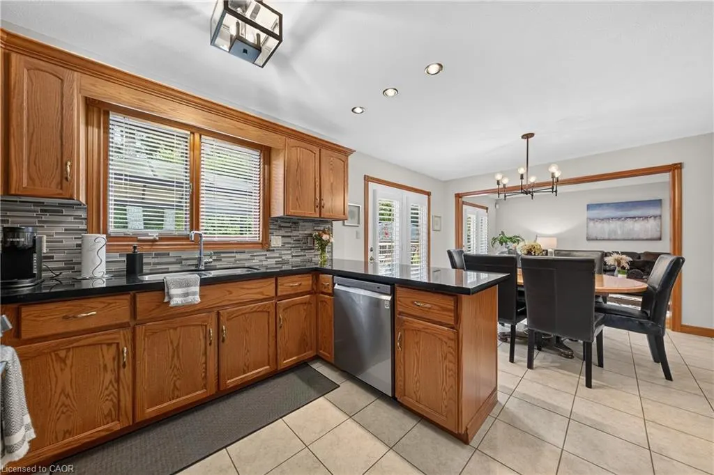 52 Archwood Crescent