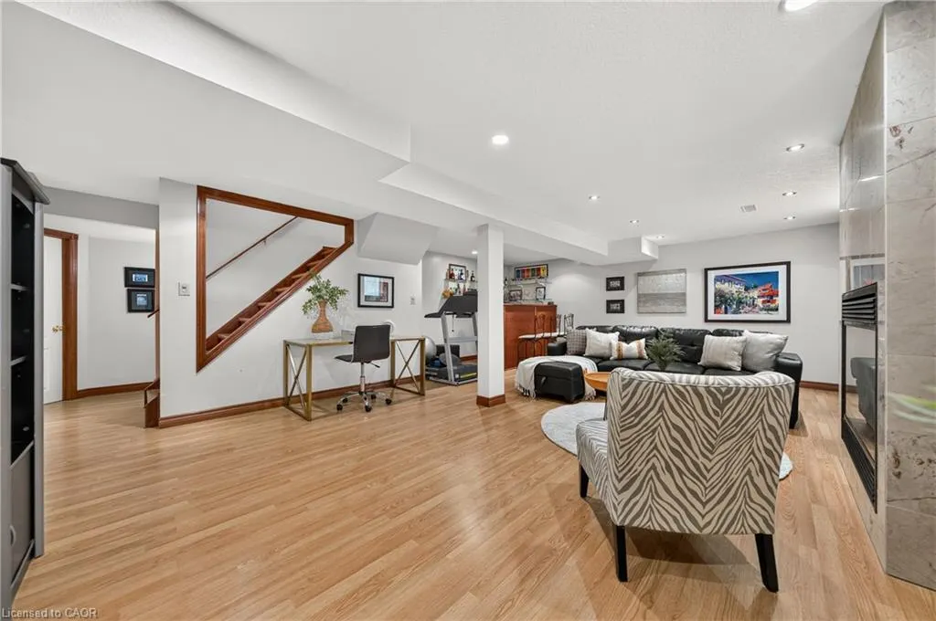 52 Archwood Crescent