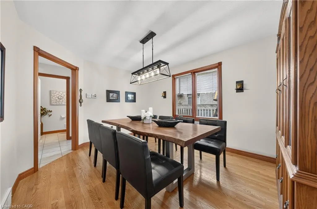 52 Archwood Crescent