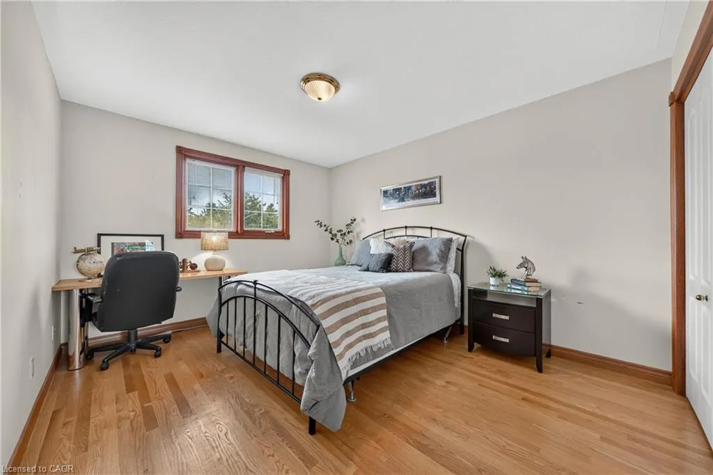 52 Archwood Crescent