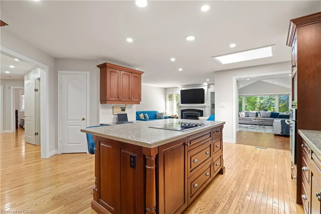 648 Bayhampton Crescent