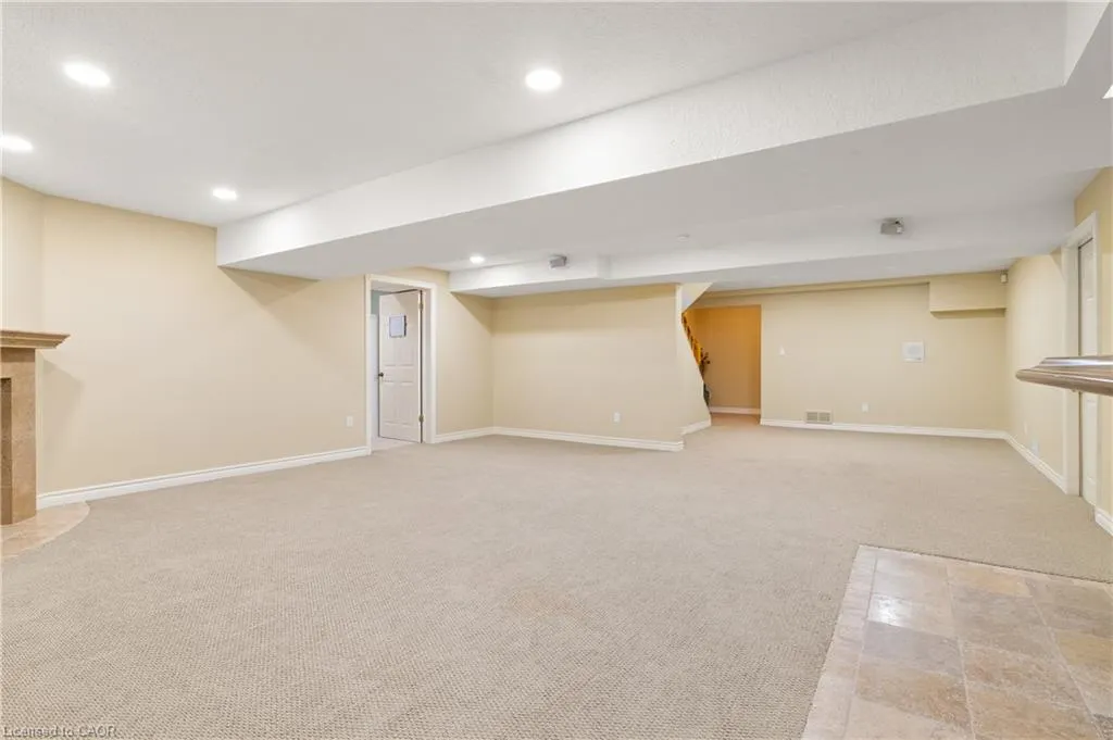 648 Bayhampton Crescent