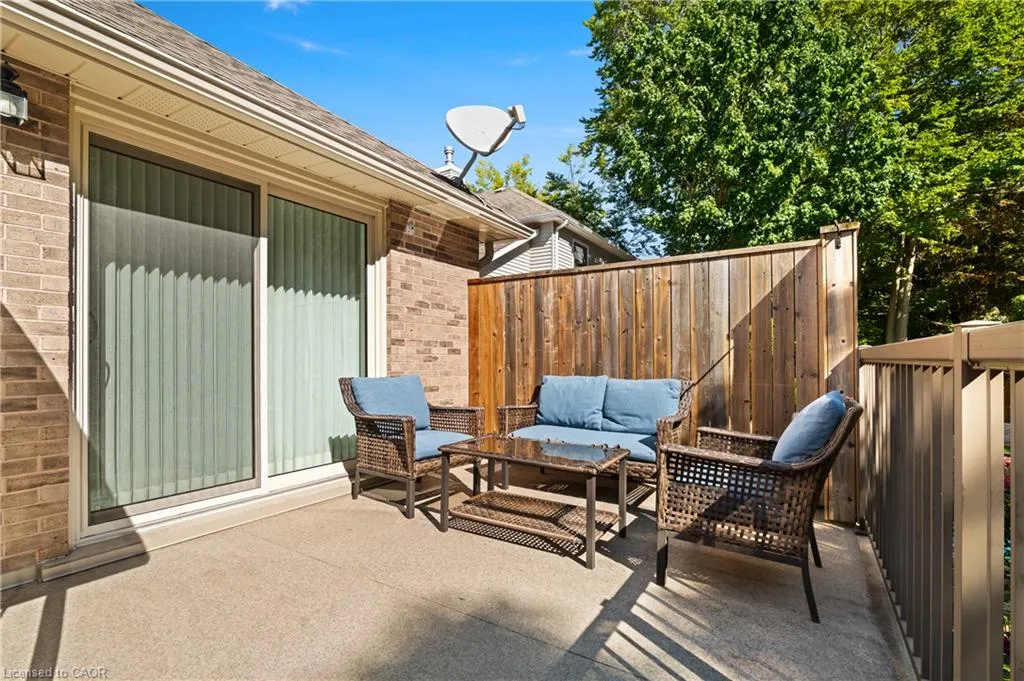 648 Bayhampton Crescent