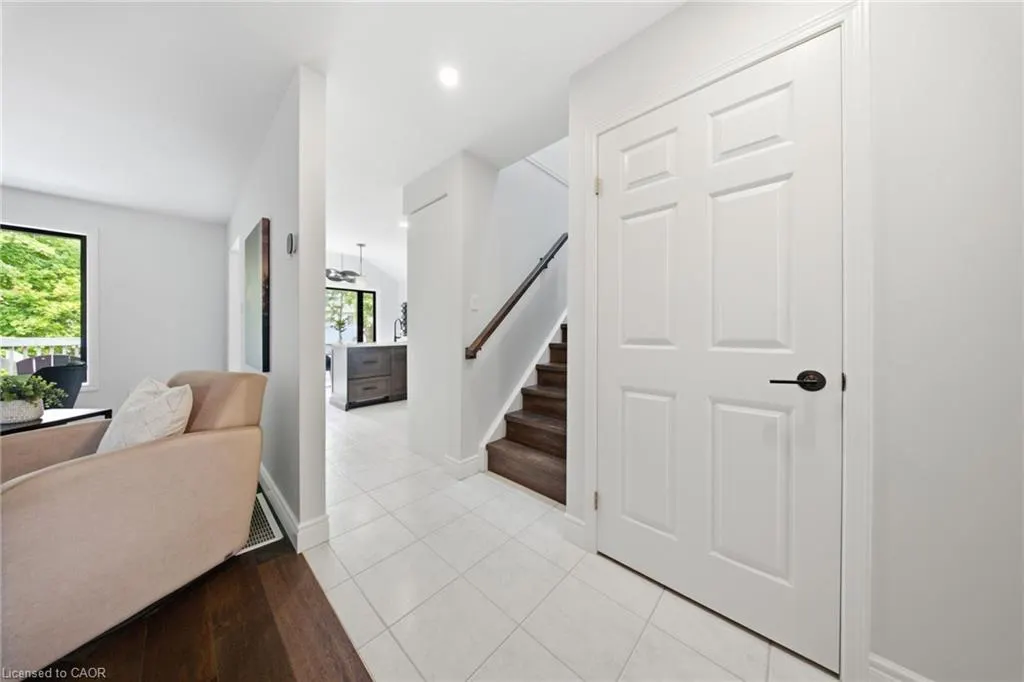 19 Boulder Crescent