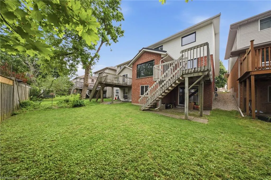 19 Boulder Crescent