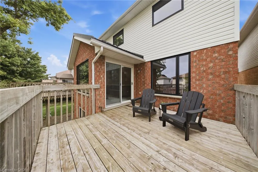 19 Boulder Crescent