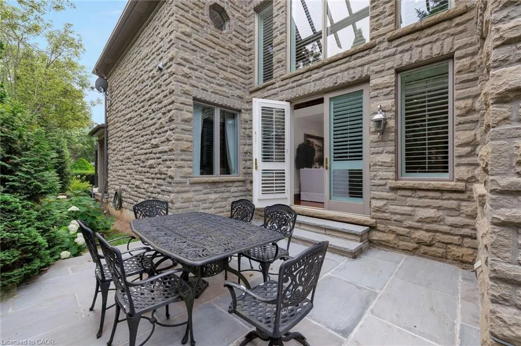 70 Shorewood Place