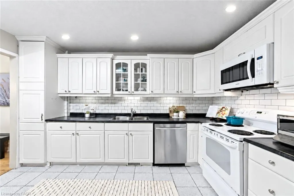 1270 Gainsborough Drive #61