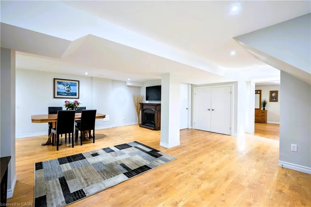 390 Wendall Place