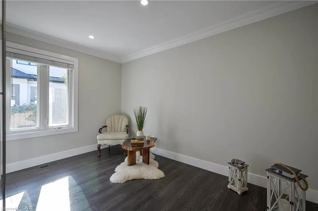 390 Wendall Place