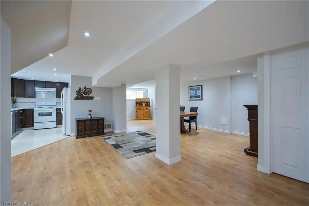 390 Wendall Place