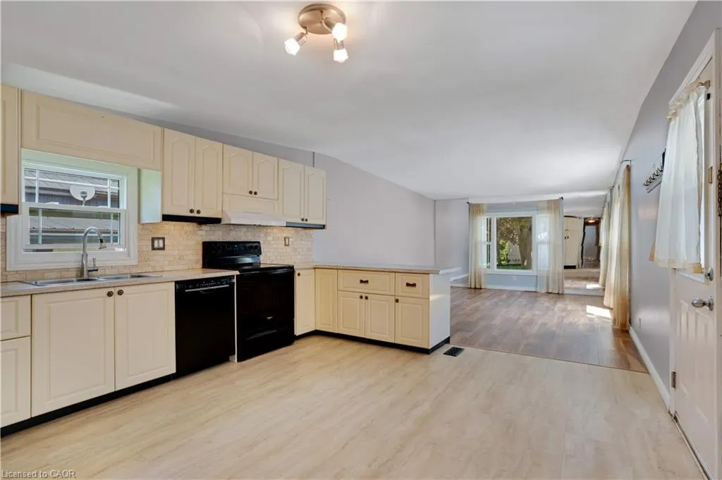 120 Maple Crescent