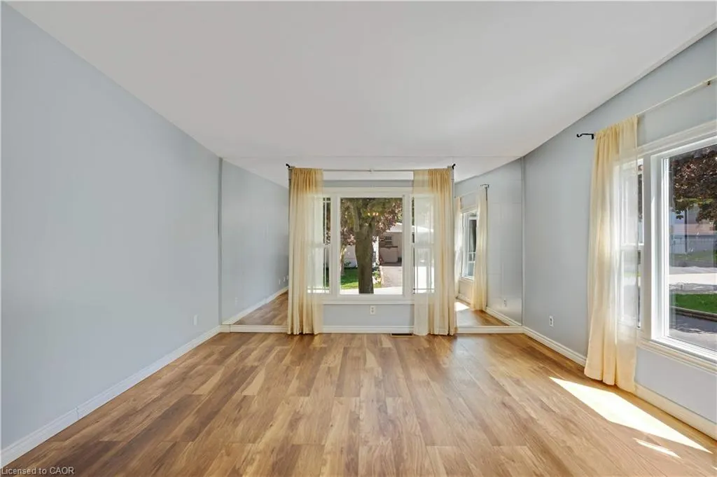 120 Maple Crescent