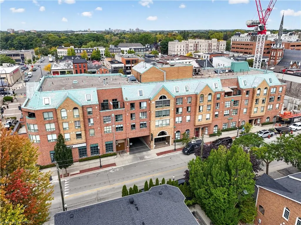 221 Robinson Street #211