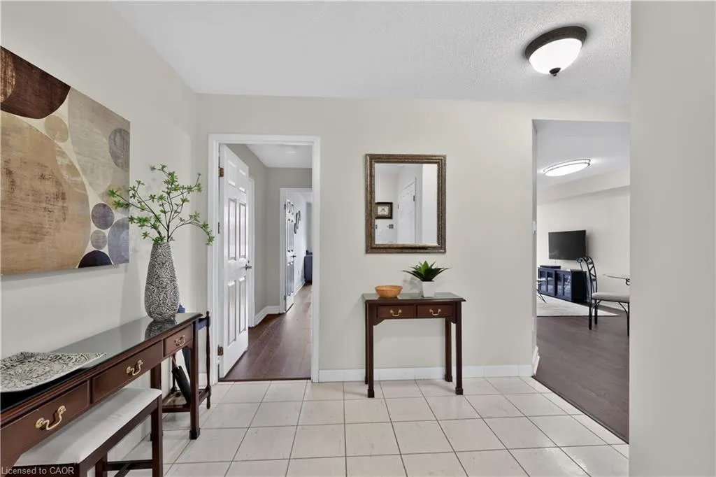 221 Robinson Street #211