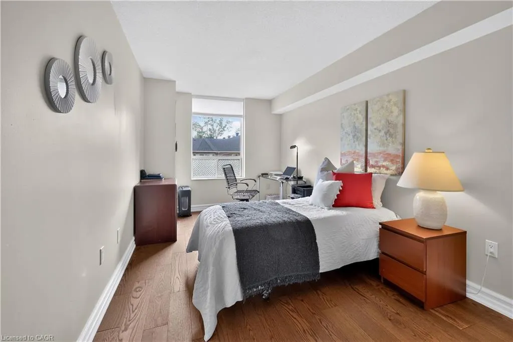 221 Robinson Street #211