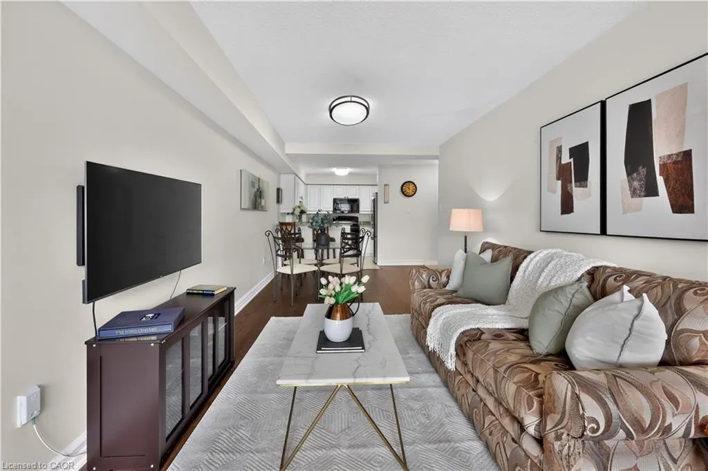 221 Robinson Street #211