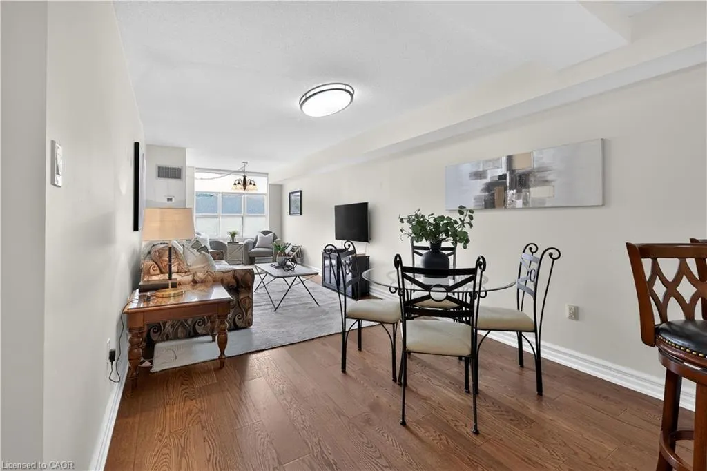 221 Robinson Street #211