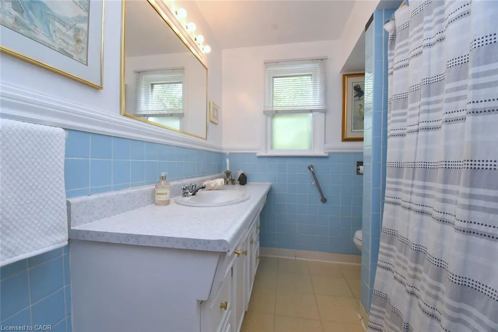 23 Bond Street S